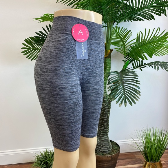 ‼️ Grey Active Wear Highwaist Biker Shorts Legging - Picture 2 of 4